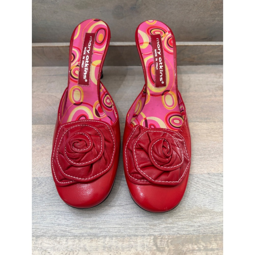 Mary Atkins Red Leather Rose Applique kitten Heel Made Italy Size 39.5 (8.5/9)